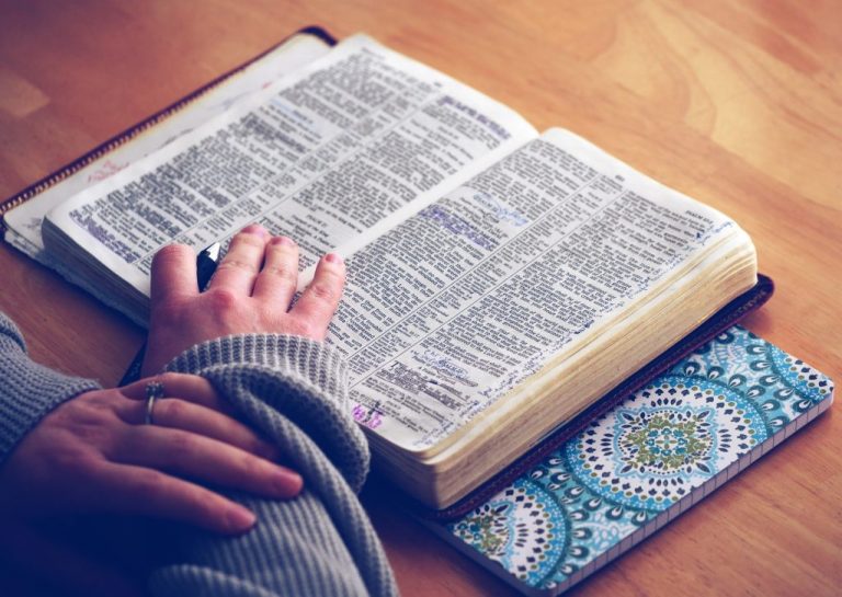 Learn how to pray before reading the Bible, so you can understand what you read