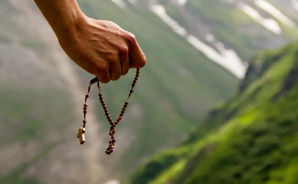 Discover everything about the Christian Rosary here