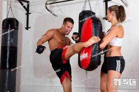 Kickboxing Women vs Men: Unveiling the Differences and Similarities