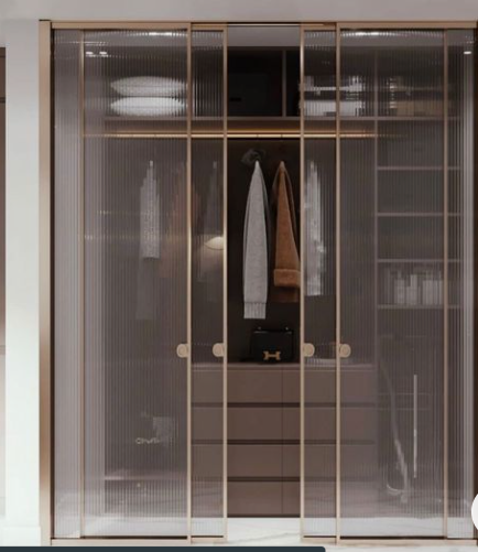 Wardrobes Made of Metal and Glass