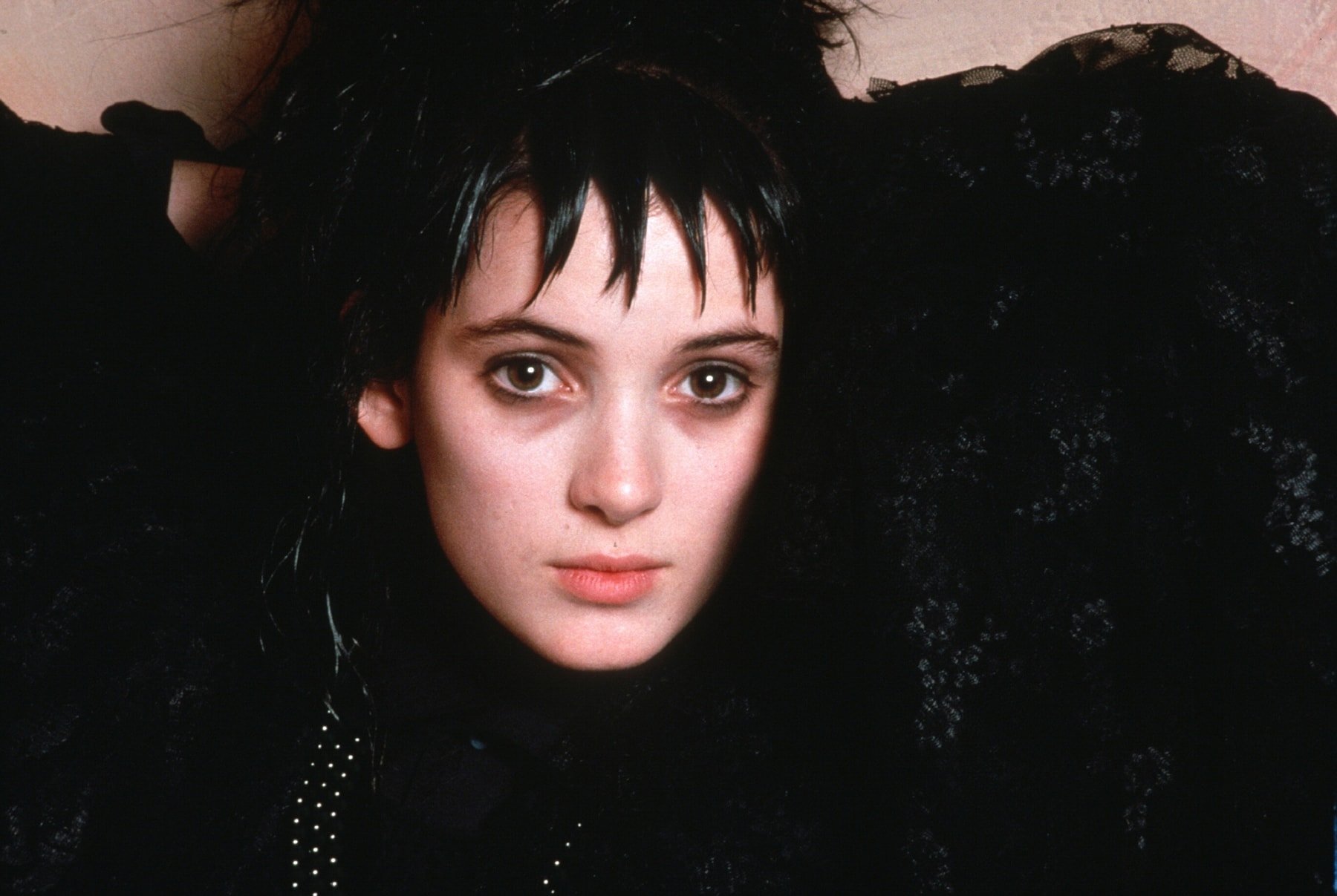 HOW OLD WAS WINONA RYDER IN BEETLEJUICE